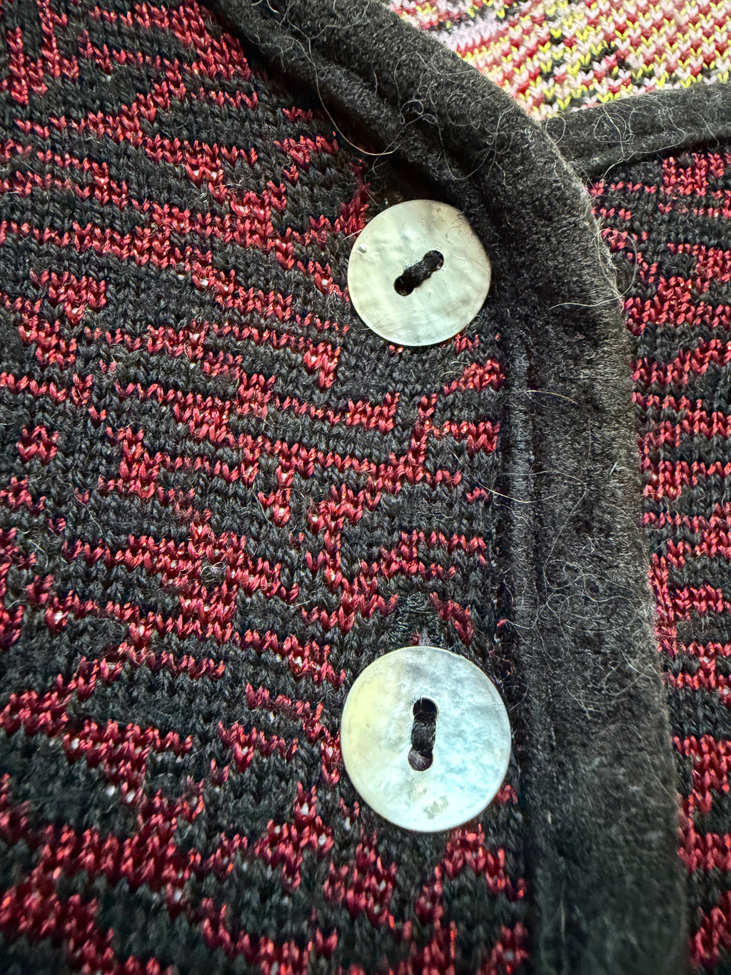 Cardigan cintré à motifs floraux style whimsigoth maximalist 90s - taille M