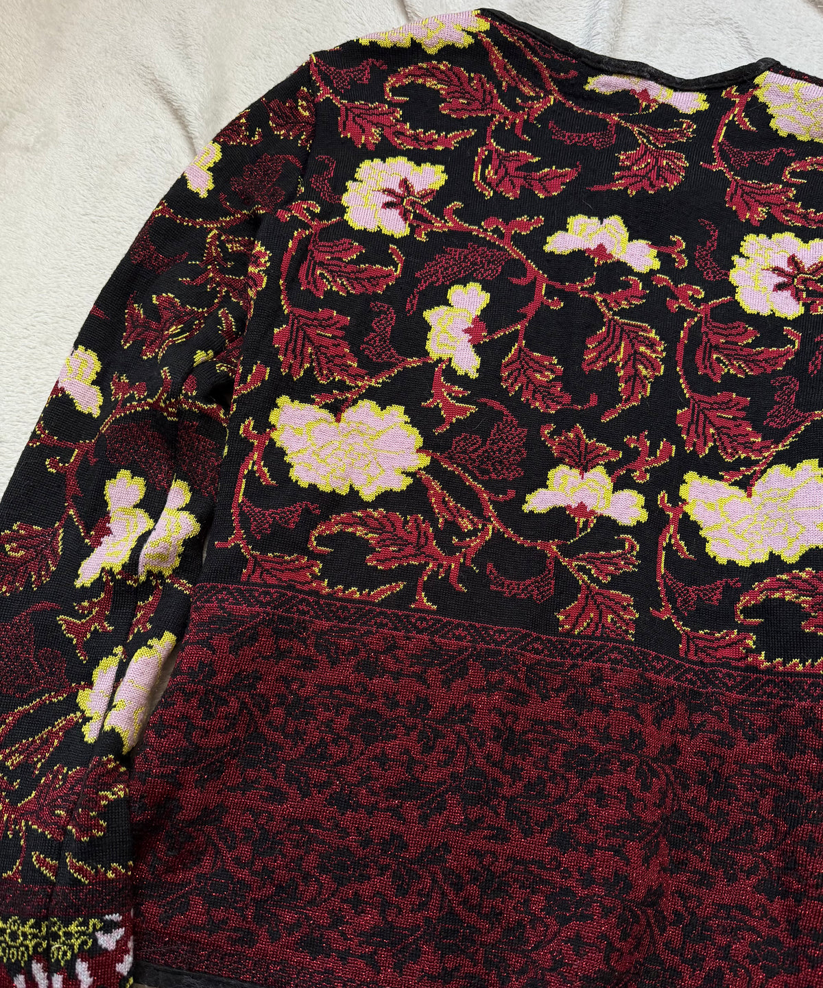Cardigan cintré à motifs floraux style whimsigoth maximalist 90s - taille M