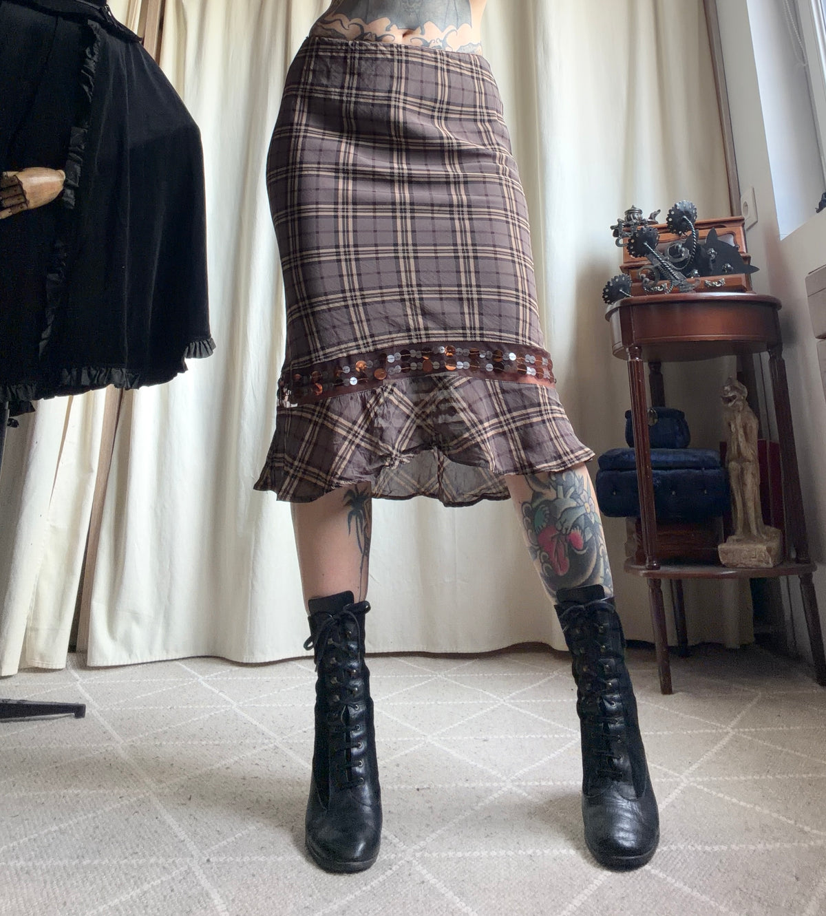 Jupe Maje marron à carreaux sequins et volant  – taille S/M