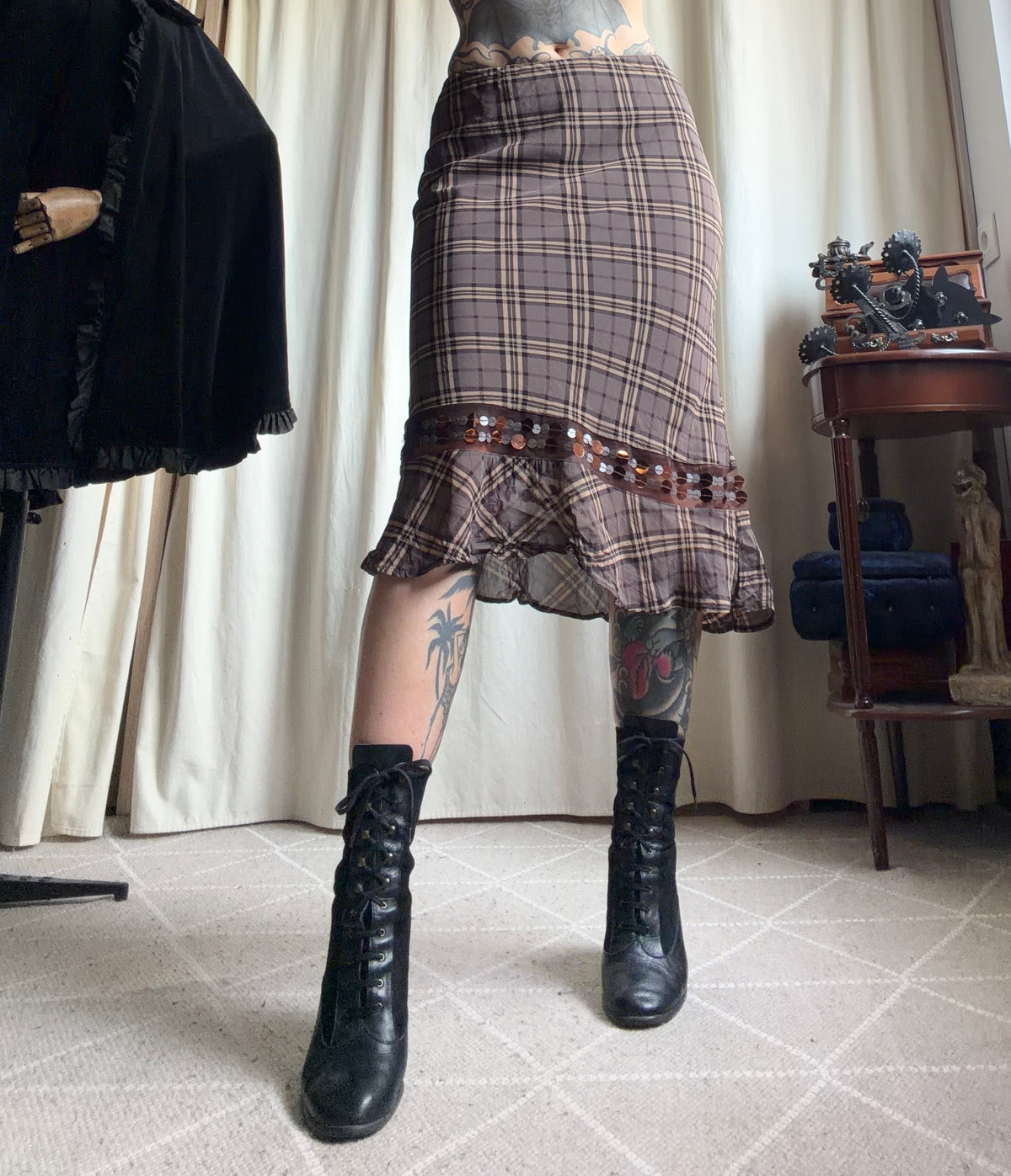 Jupe Maje marron à carreaux sequins et volant  – taille S/M