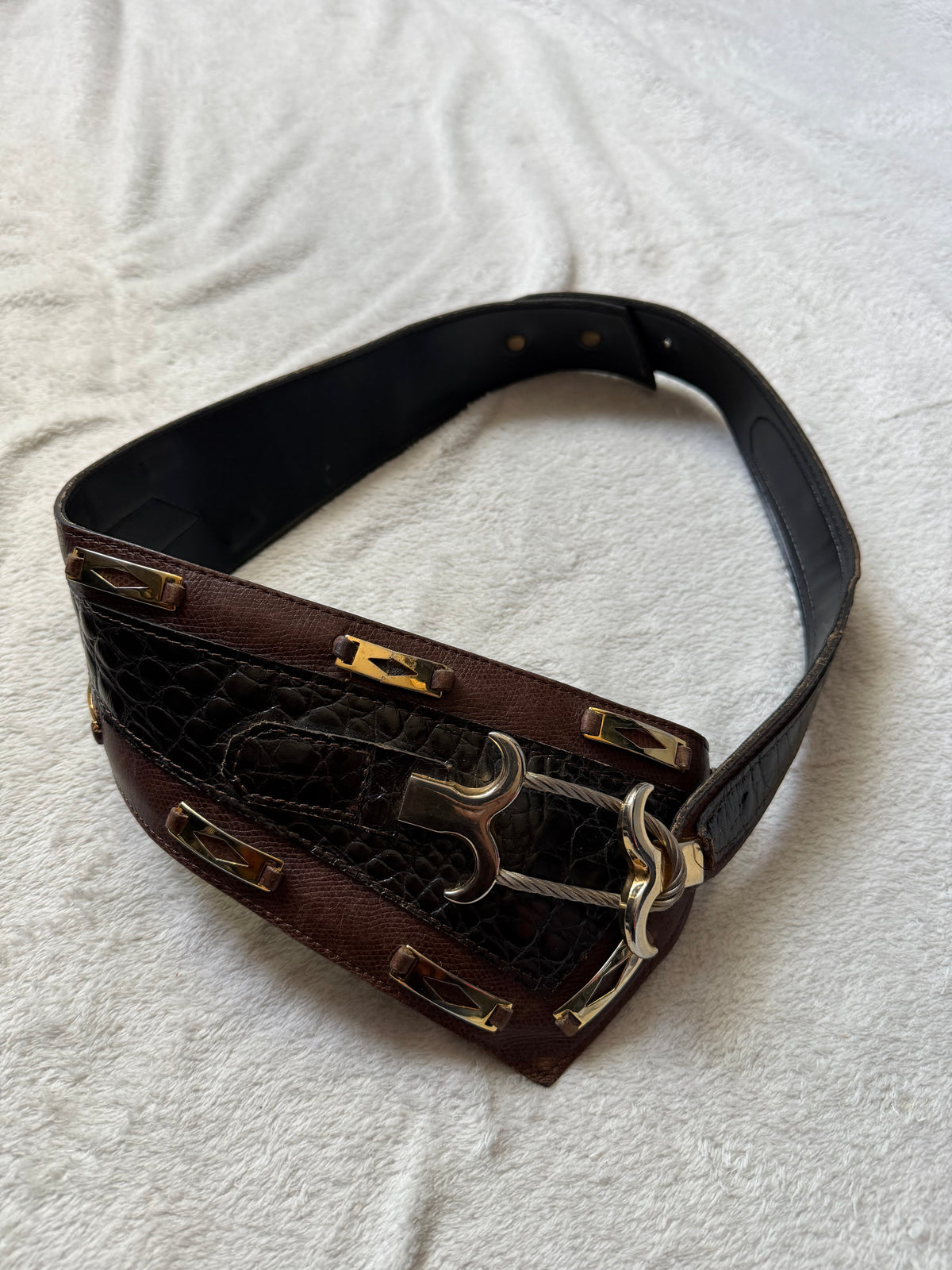 Ceinture large cuir à crochet et ornements métal style western goth - taille ajustable