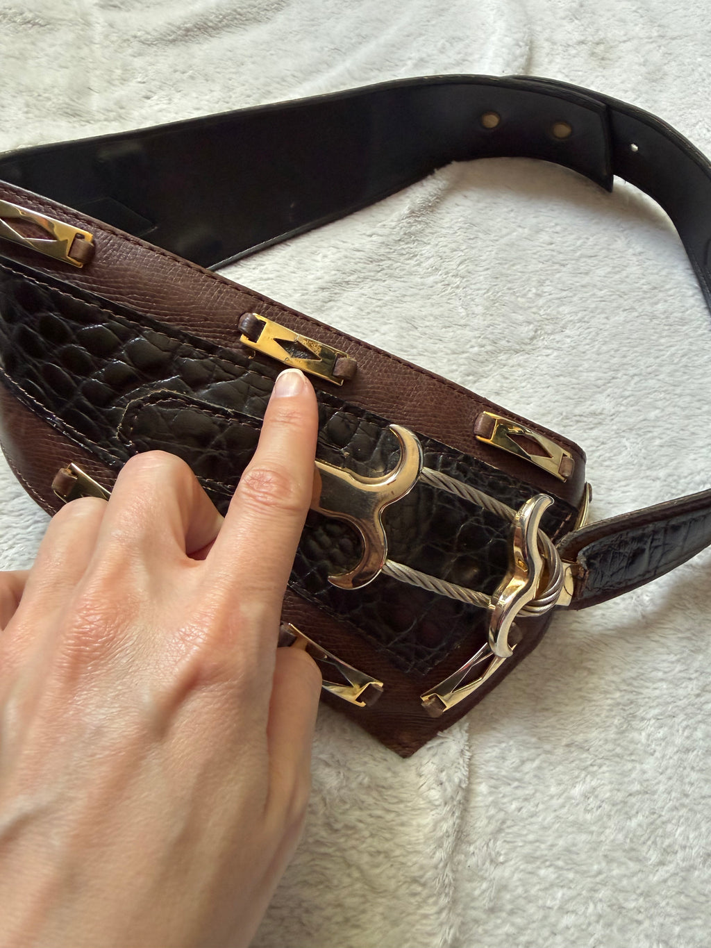 Ceinture large cuir à crochet et ornements métal style western goth - taille ajustable