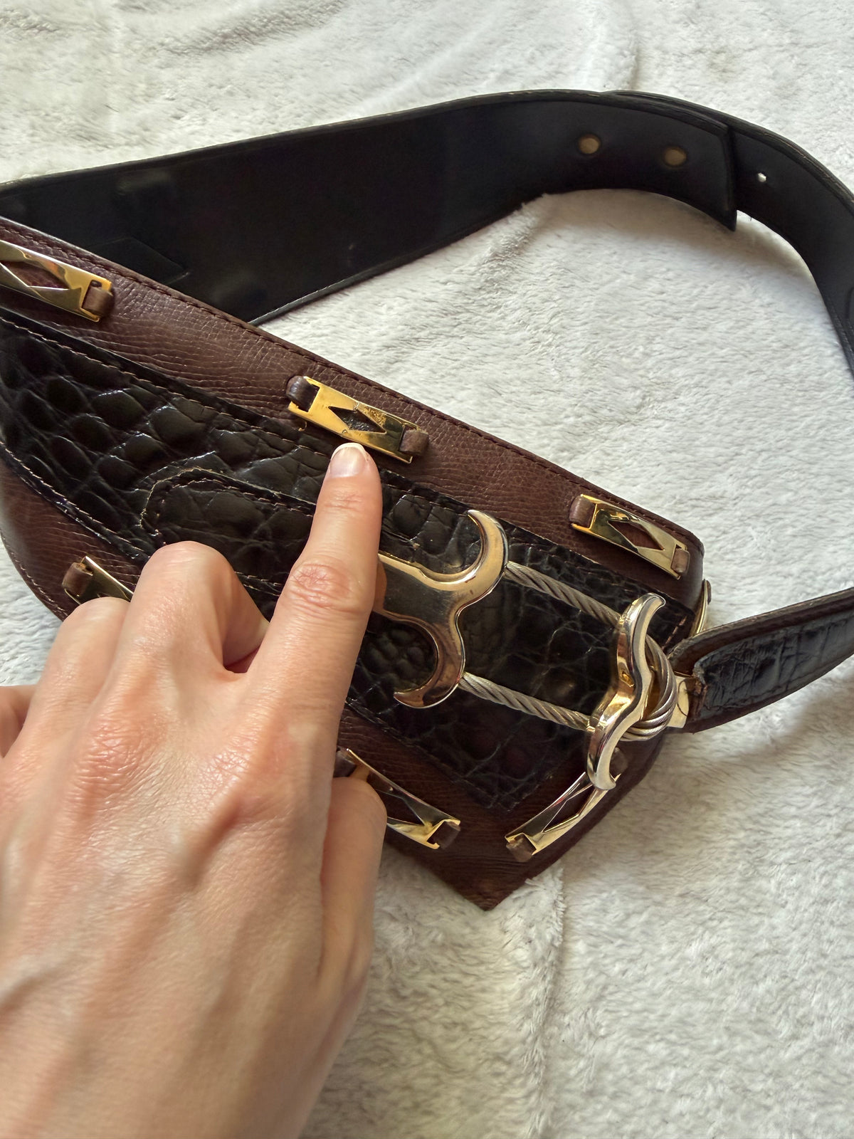 Ceinture large cuir à crochet et ornements métal style western goth - taille ajustable