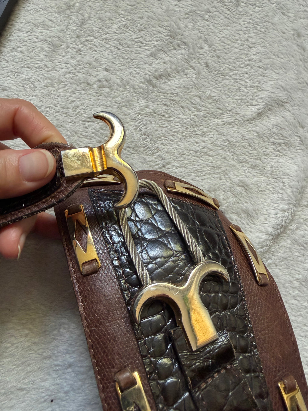 Ceinture large cuir à crochet et ornements métal style western goth - taille ajustable
