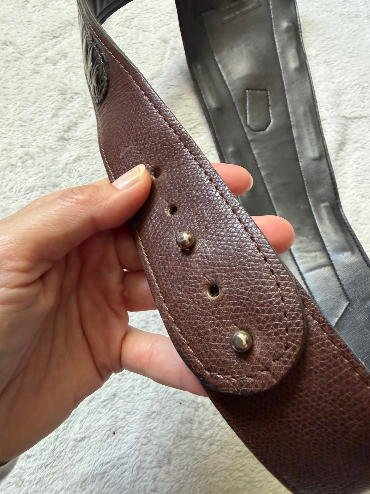 Ceinture large cuir à crochet et ornements métal style western goth - taille ajustable