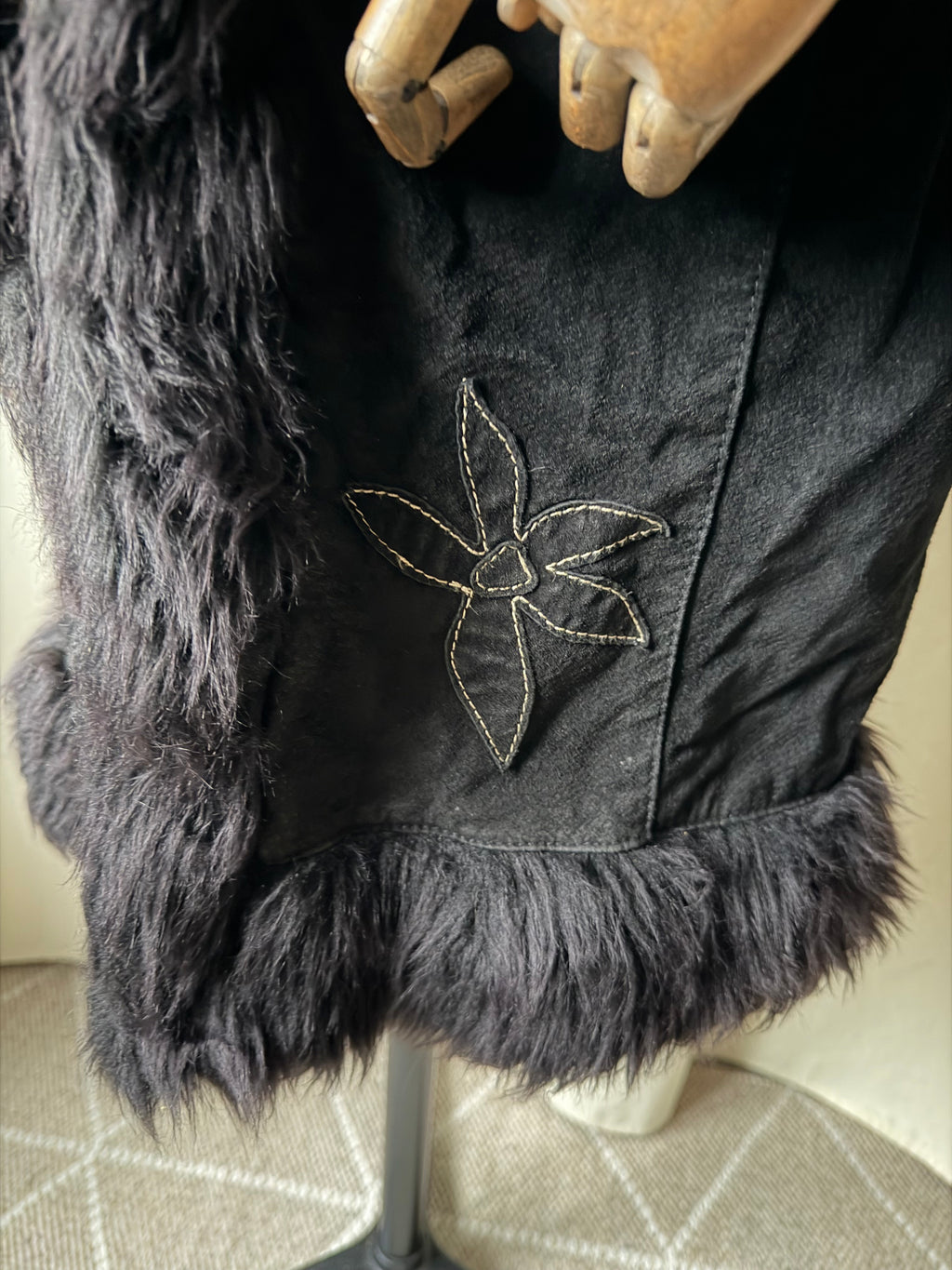 Black long leather and faux fur coat, Pennylane vampy 00s style - size L