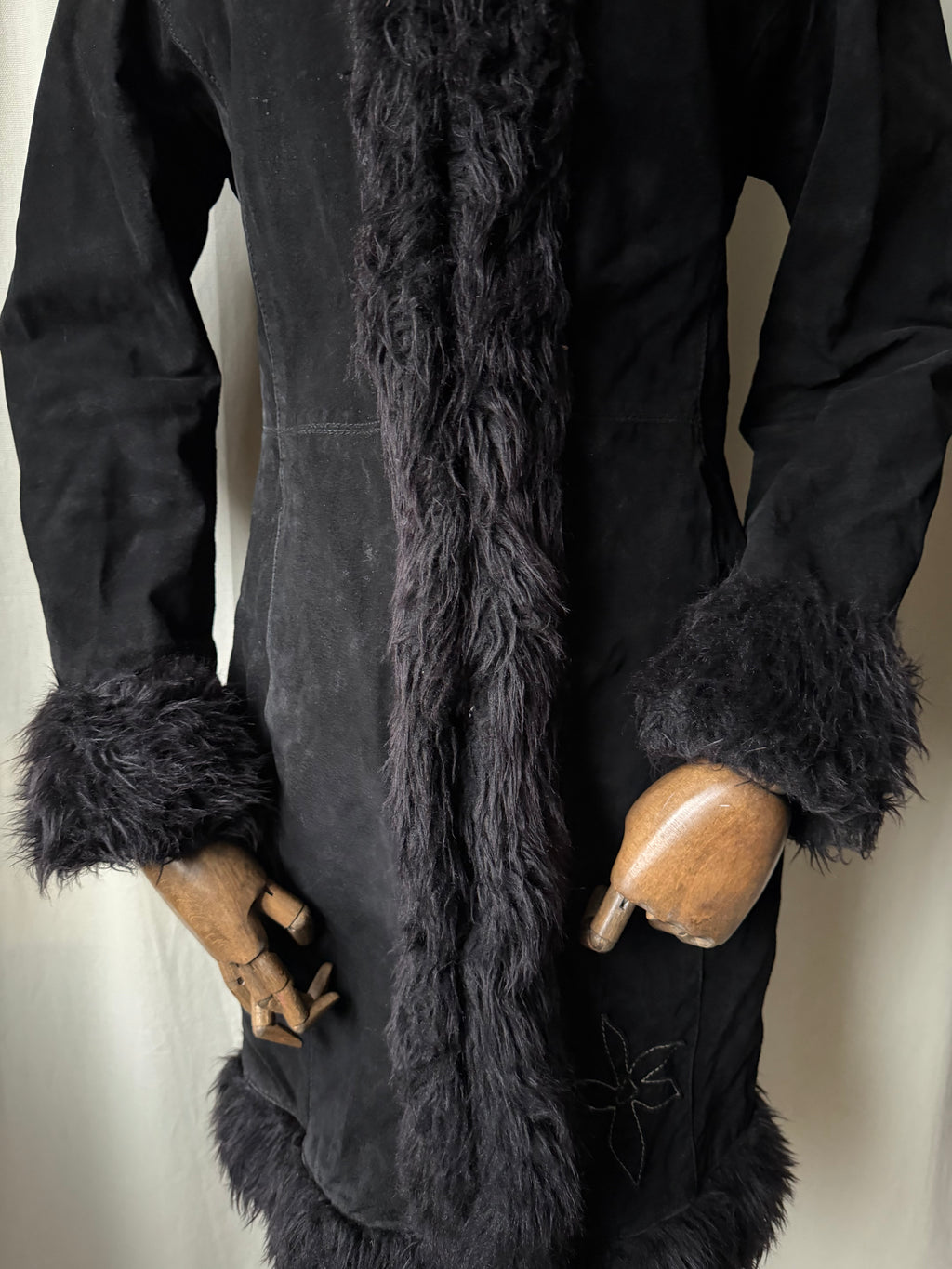 Black long leather and faux fur coat, Pennylane vampy 00s style - size L