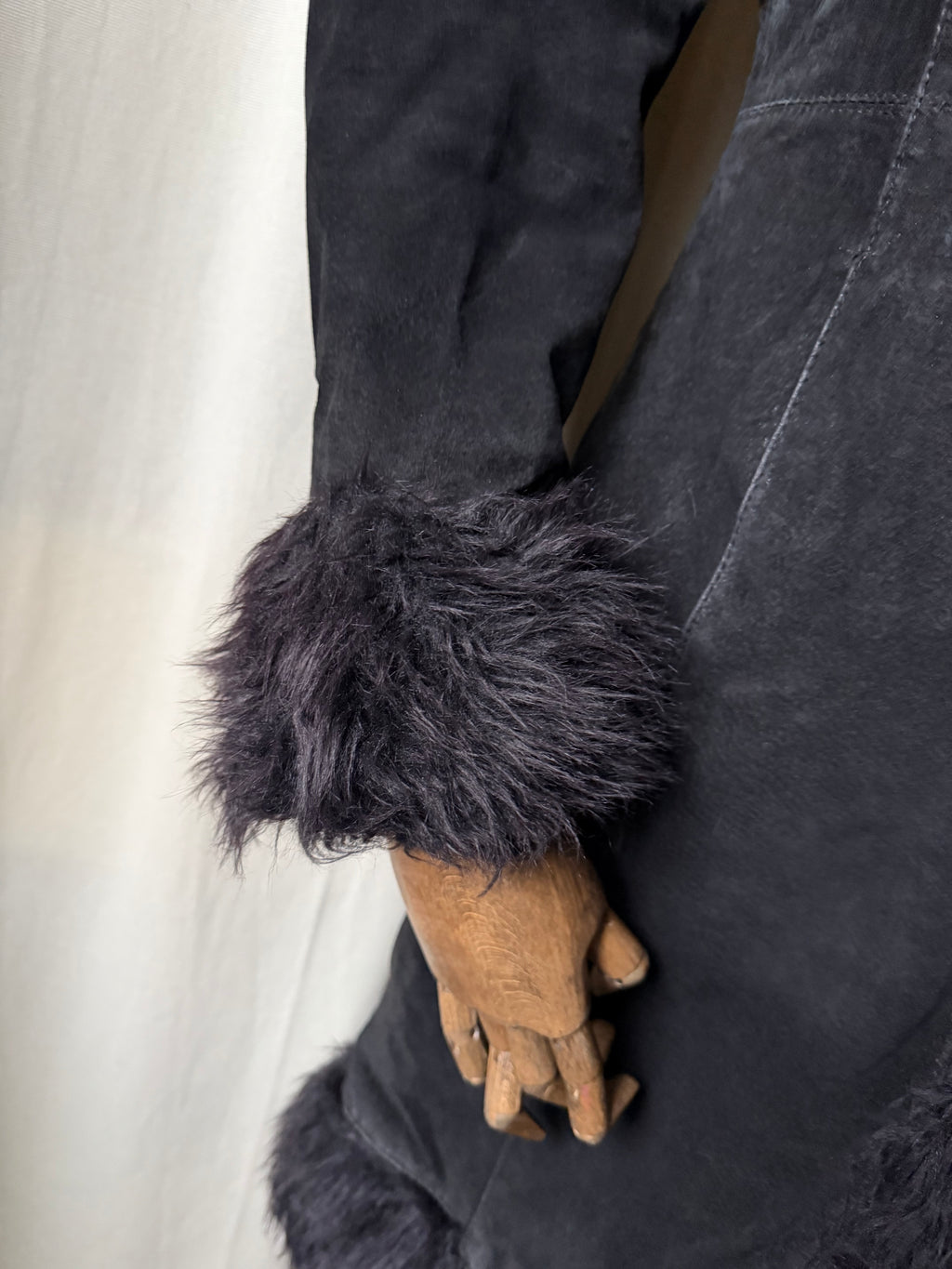 Black long leather and faux fur coat, Pennylane vampy 00s style - size L