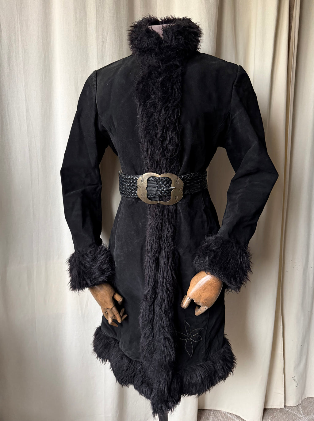 Black long leather and faux fur coat, Pennylane vampy 00s style - size L