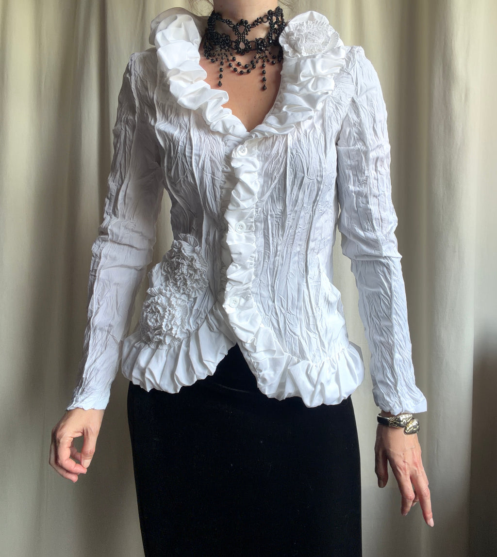 Fitted white ruffle blouse jacket – size M/L