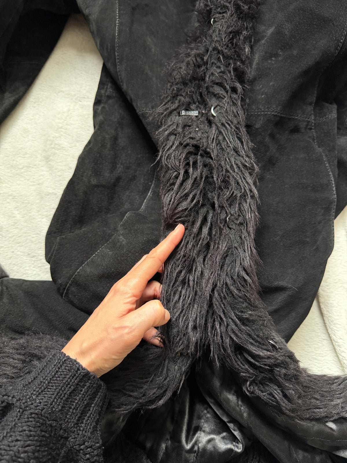 Black long leather and faux fur coat, Pennylane vampy 00s style - size L