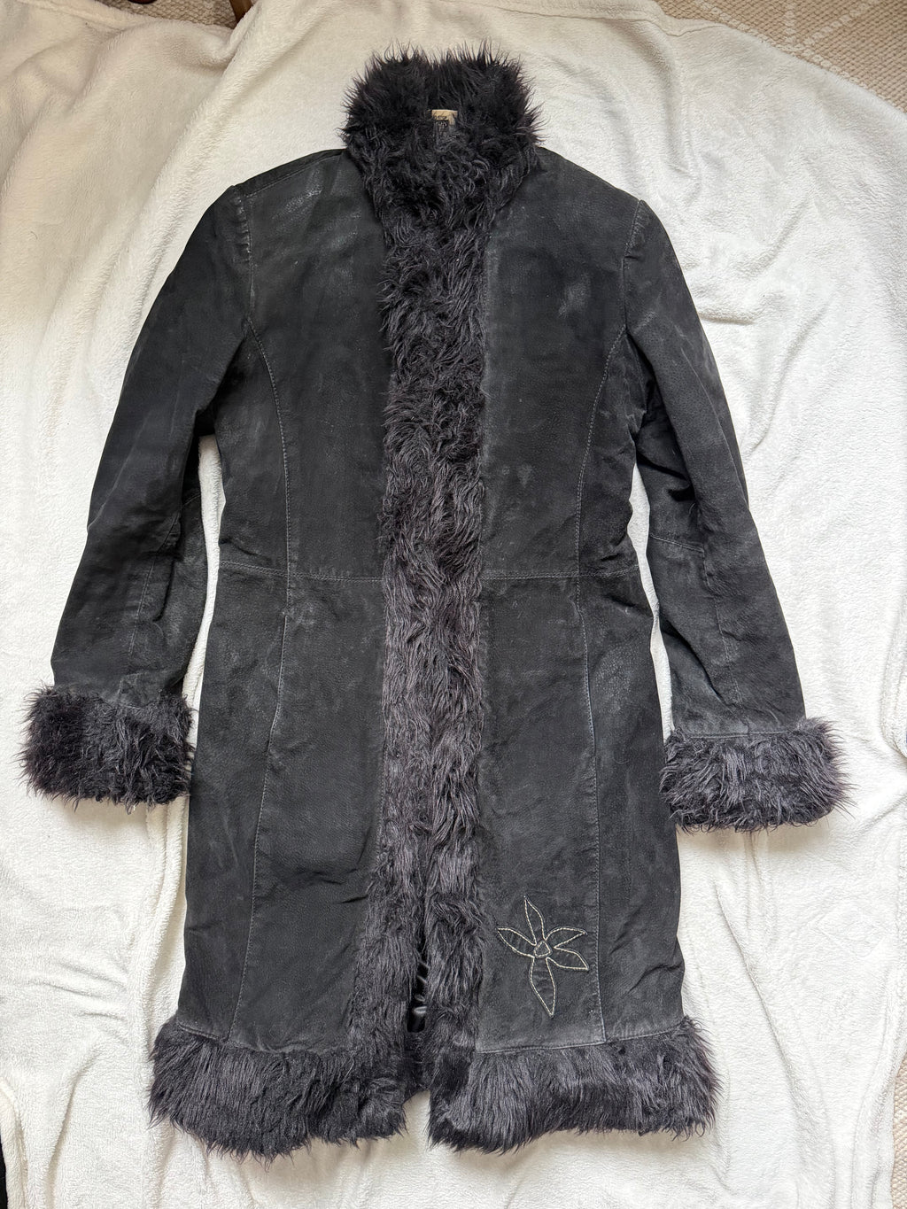 Black long leather and faux fur coat, Pennylane vampy 00s style - size L