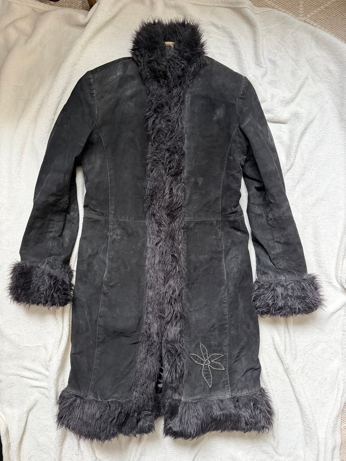 Black long leather and faux fur coat, Pennylane vampy 00s style - size L