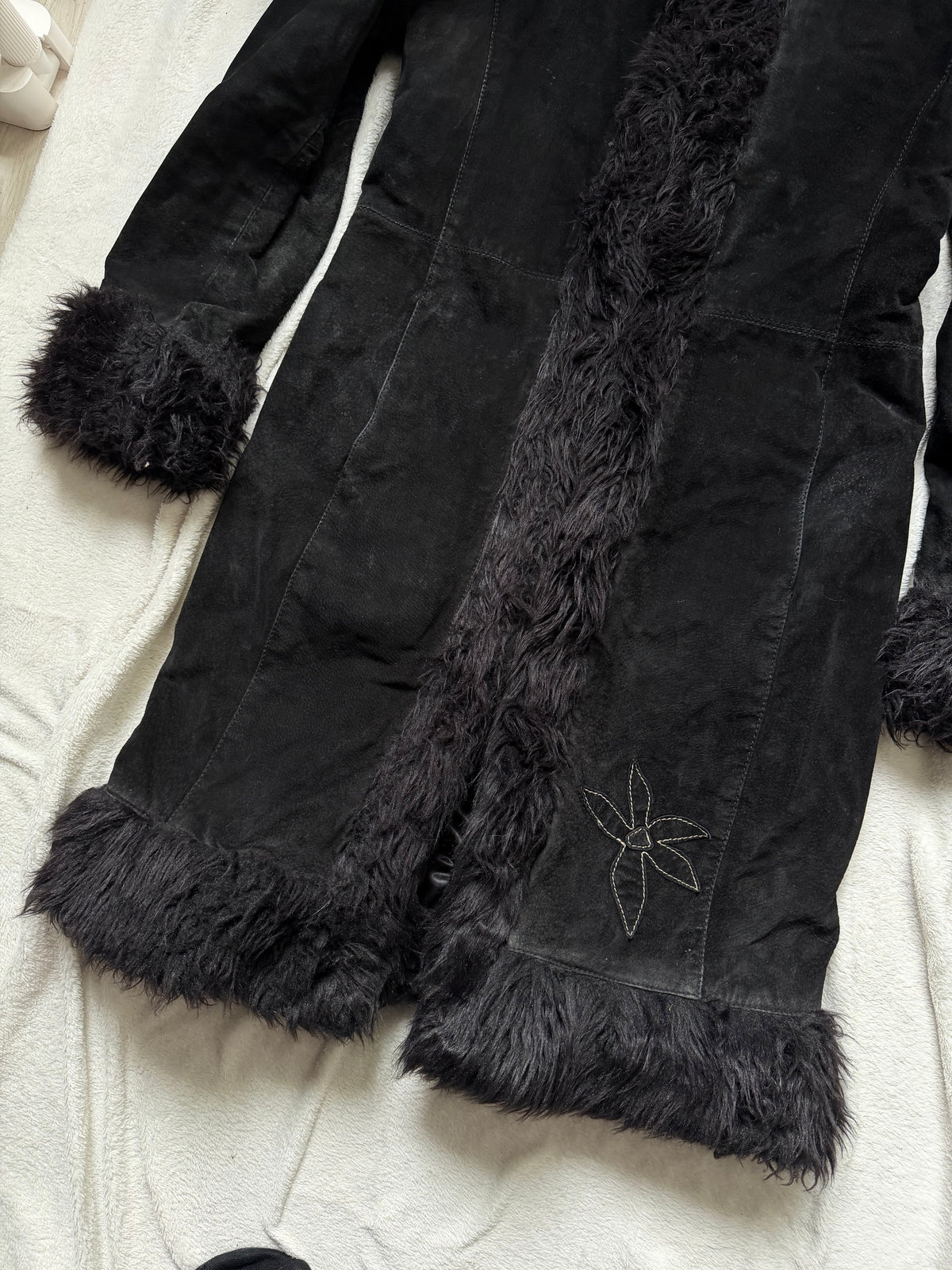 Black long leather and faux fur coat, Pennylane vampy 00s style - size L