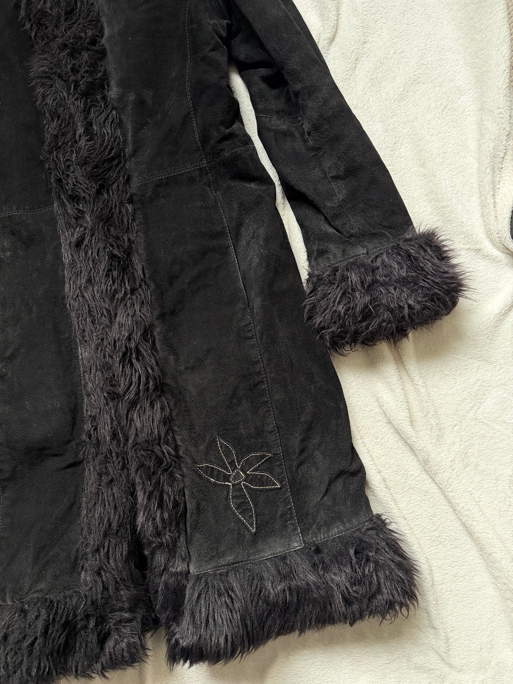 Black long leather and faux fur coat, Pennylane vampy 00s style - size L