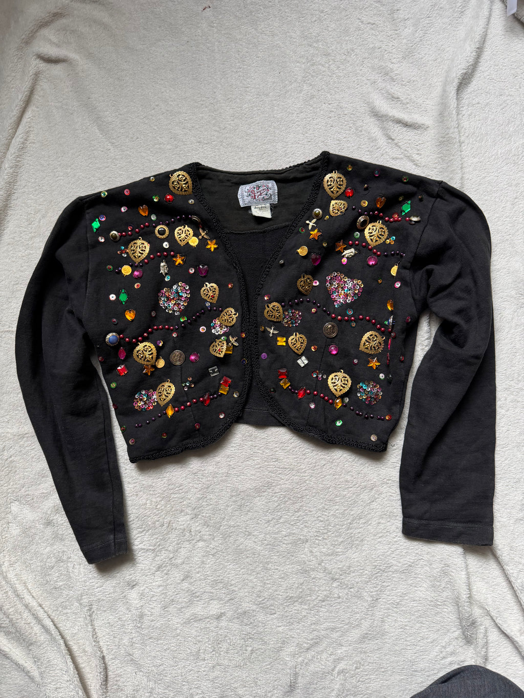 Boléro noir orné de perles strass et breloques style kitsch 80s whimsigoth - taille S