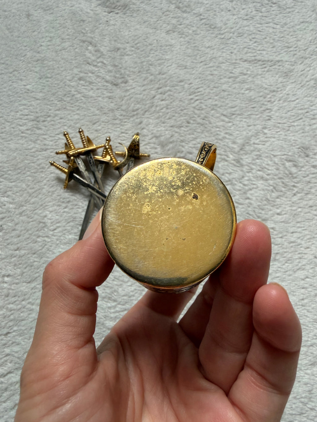Piques apéritif mini épées avec support style vintage médieval