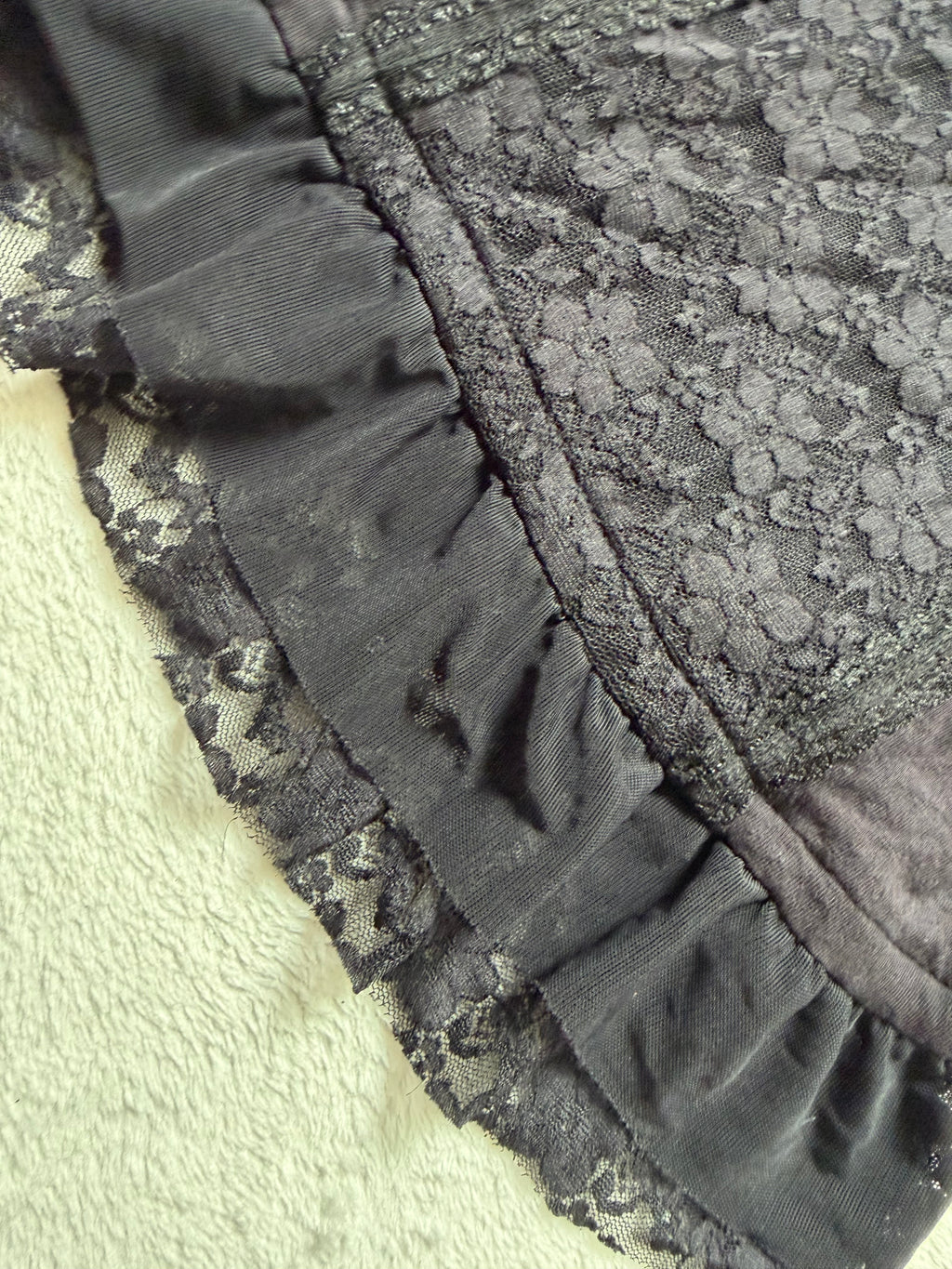 Débardeur noir à dentelle florale style romantic goth whimsigoth - taille M