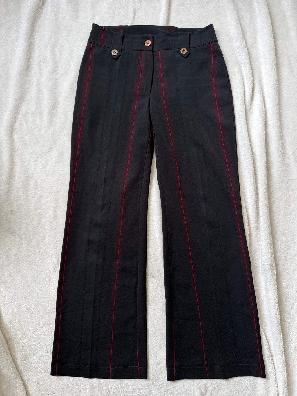 Pantalon noir flare à fines rayures rouges – Taille S