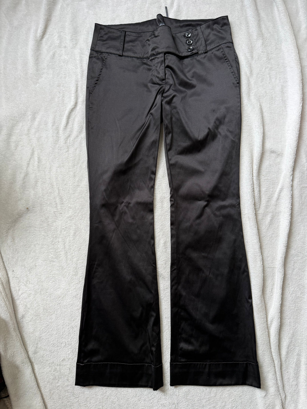 Pantalon noir satiné taille basse ceinture corset – taille L