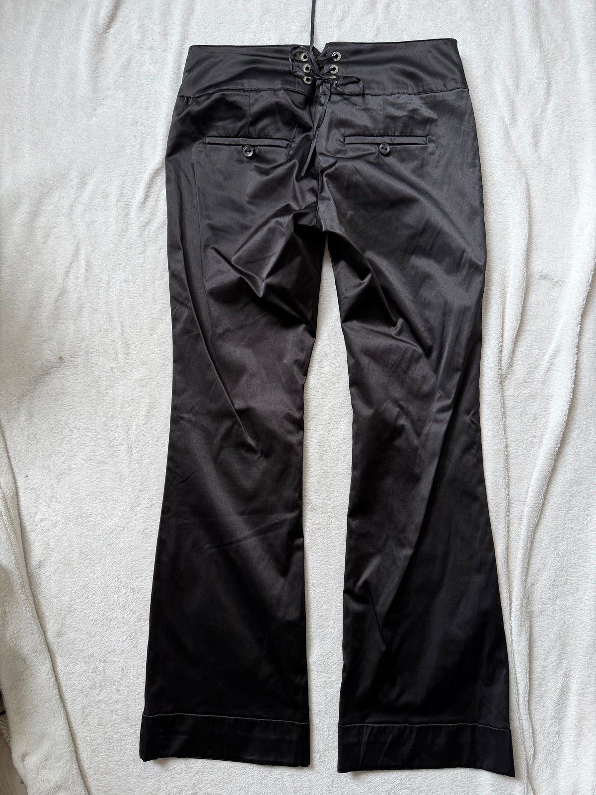 Pantalon noir satiné taille basse ceinture corset – taille L