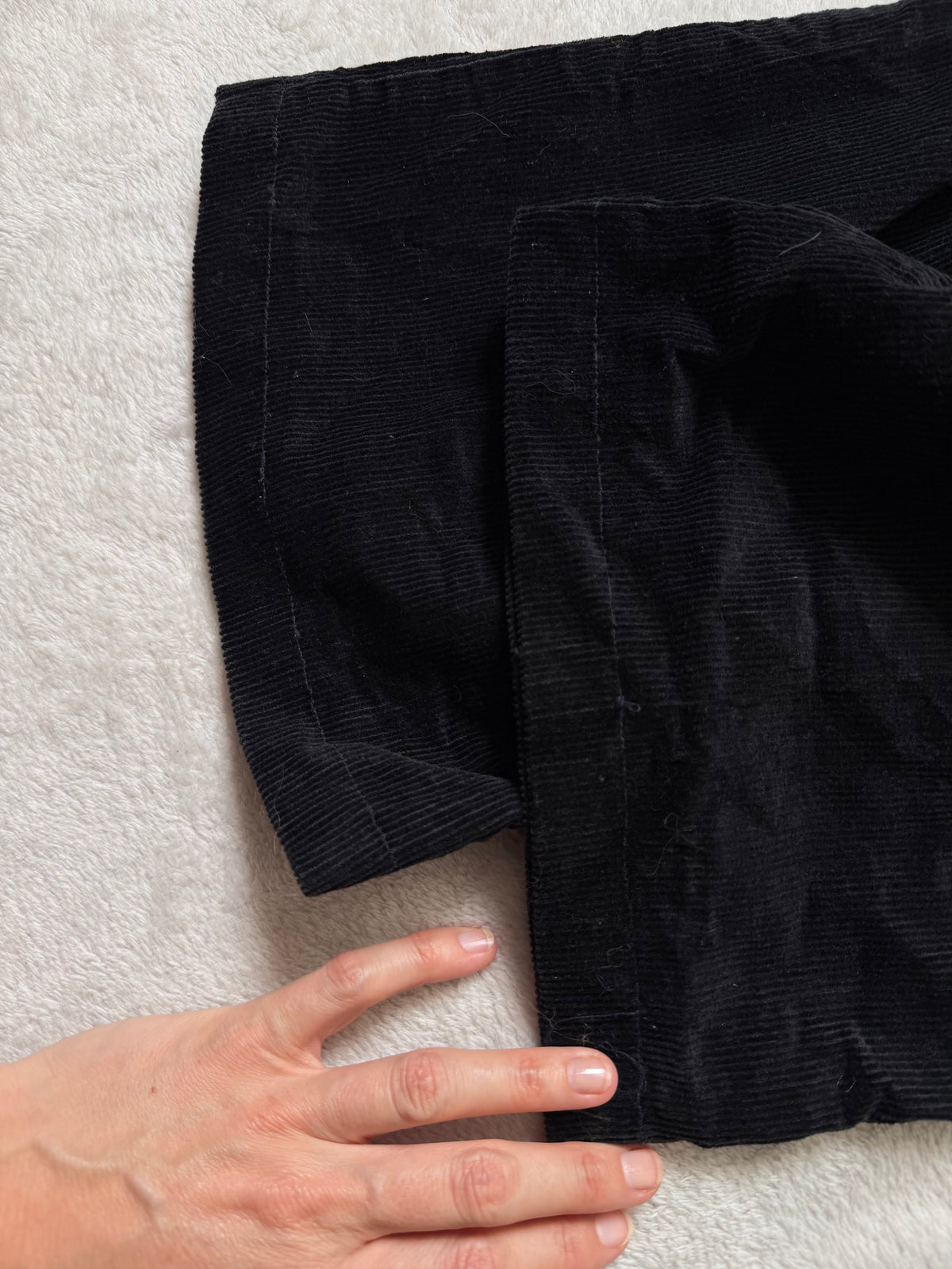 Capri Levi’s noir en velours côtelé coupe évasée – taille S