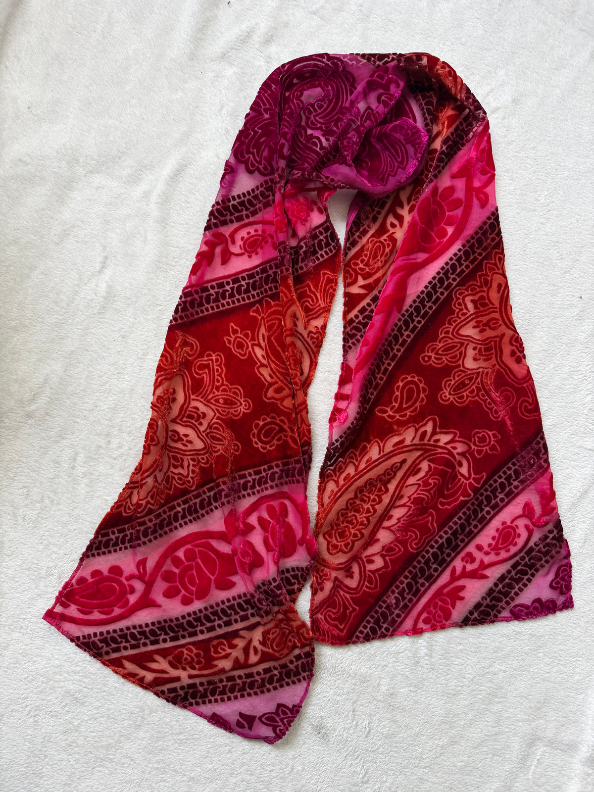 Écharpe velours dévoré rose rouge orange motifs cachemire