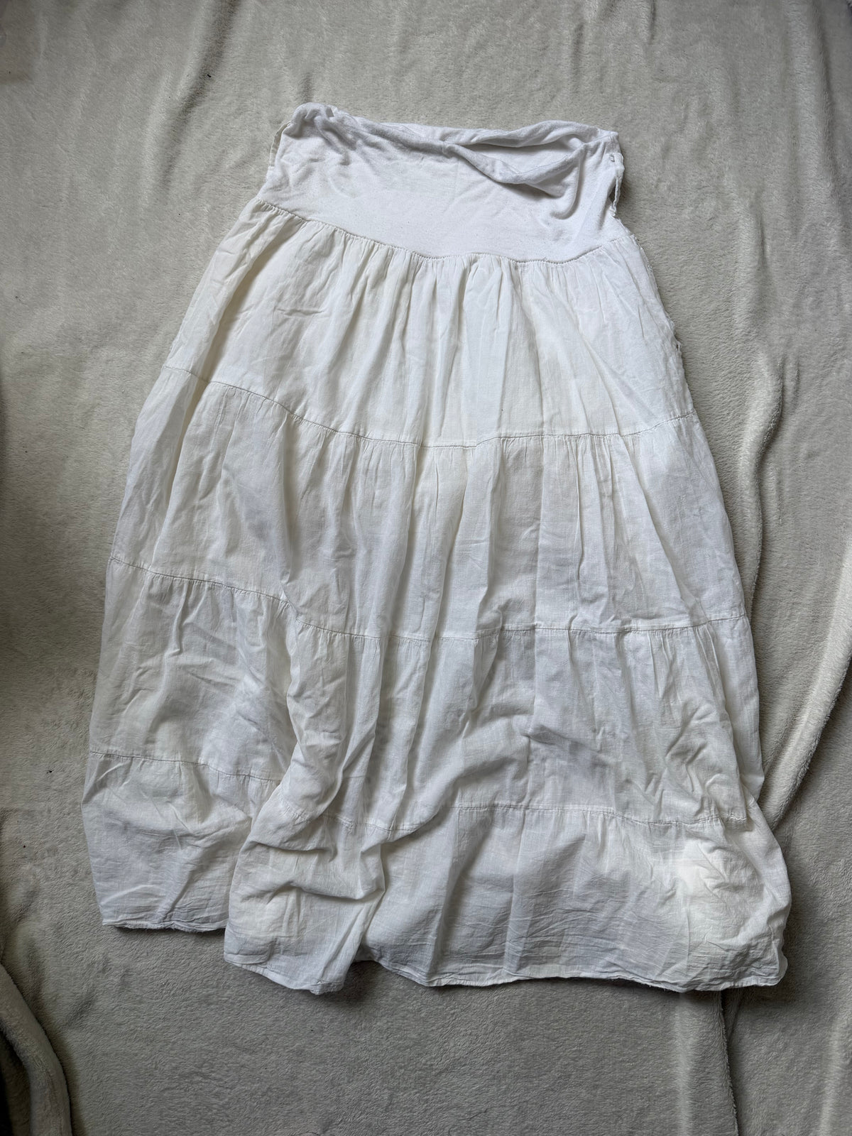 Jupe longue blanche dentelle crochet floral à volants – taille S/M/L