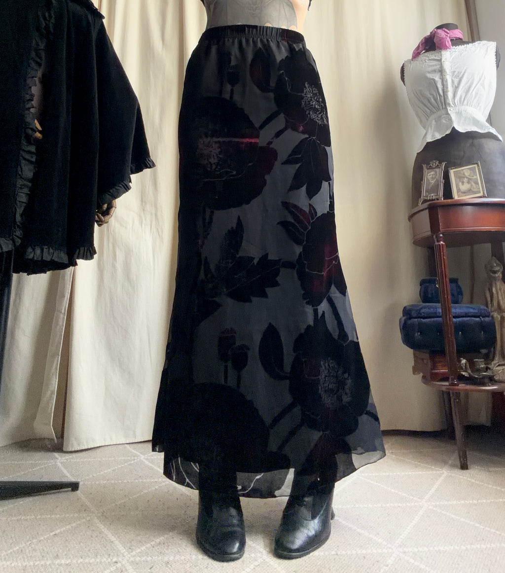 Jupe longue en velours dévoré noir à motifs floraux style whimsigoth romantic goth - taille S