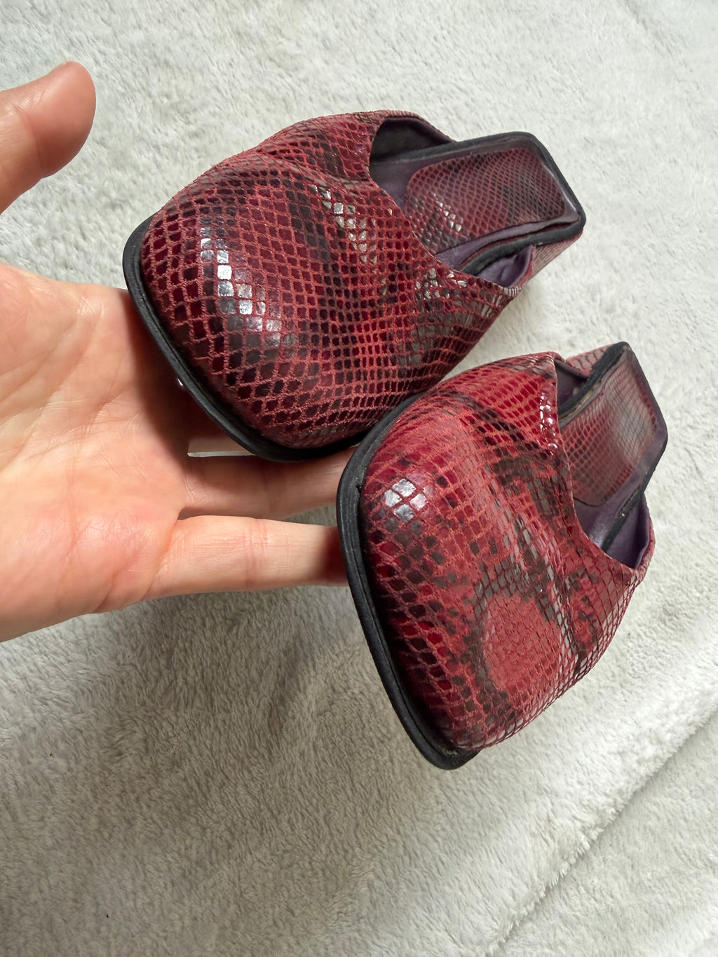 Burgundy square-toe reptile-effect mules – size 39