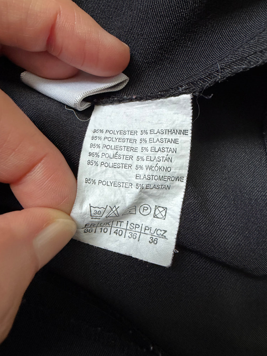 Jupe midi noire evasée à œillets métalliques et lacets – taille S