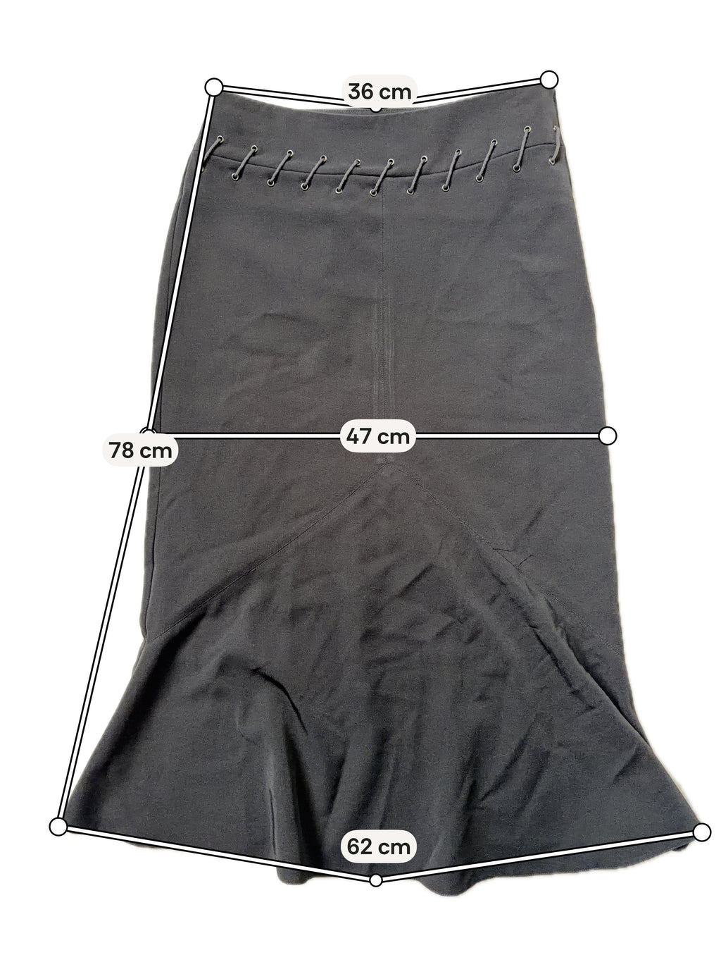 Jupe midi noire evasée à œillets métalliques et lacets – taille S