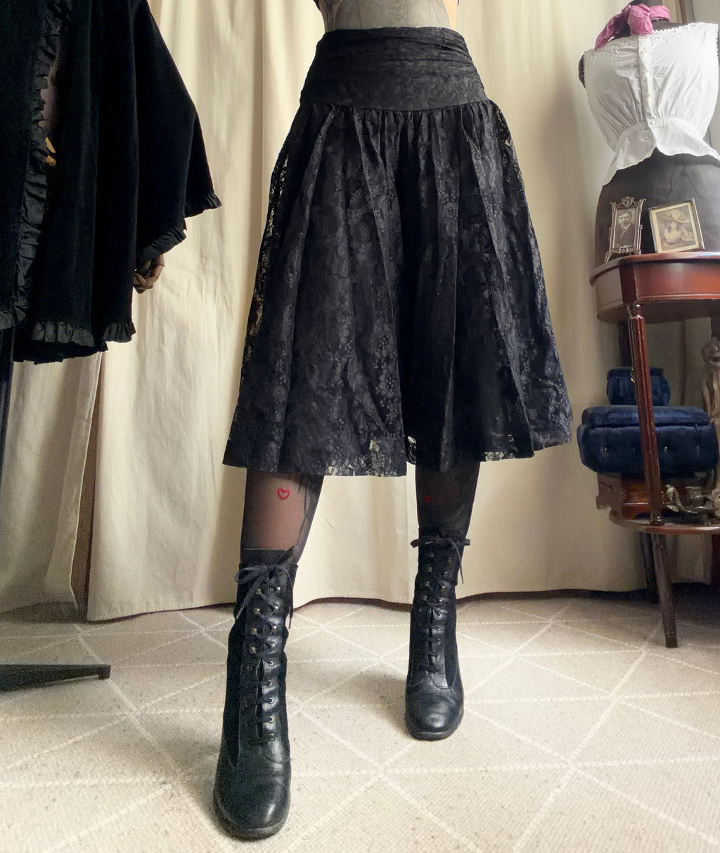 Jupe-culotte noire en dentelle fleurie style romantic goth whimsigoth - taille S