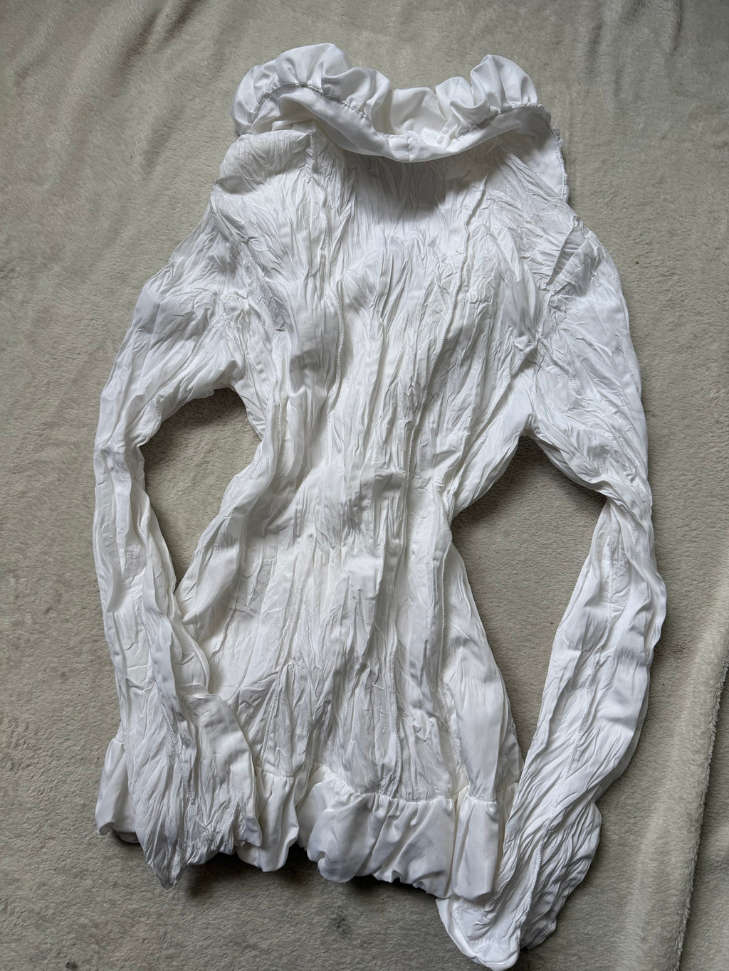 Fitted white ruffle blouse jacket – size M/L