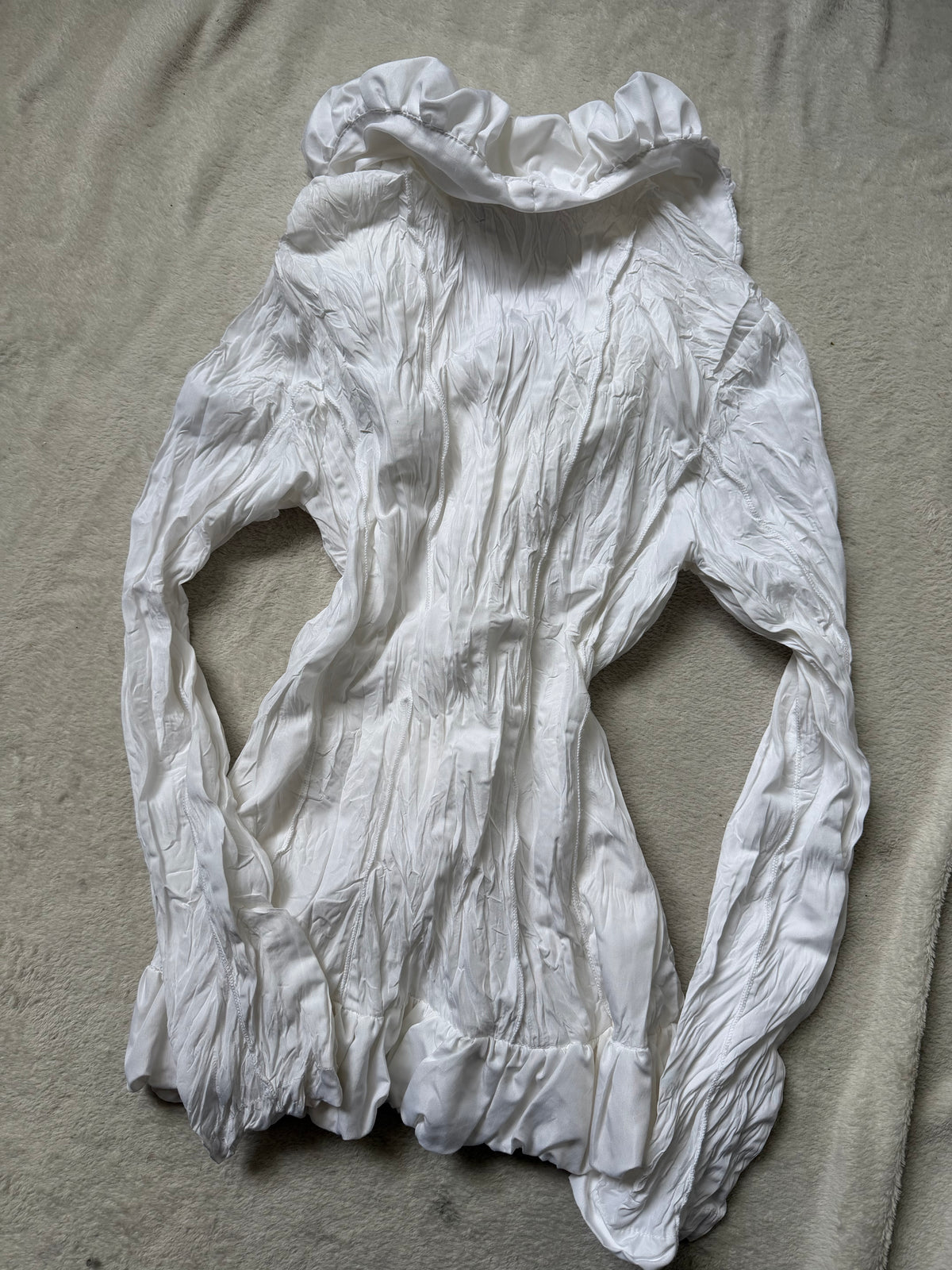Fitted white ruffle blouse jacket – size M/L