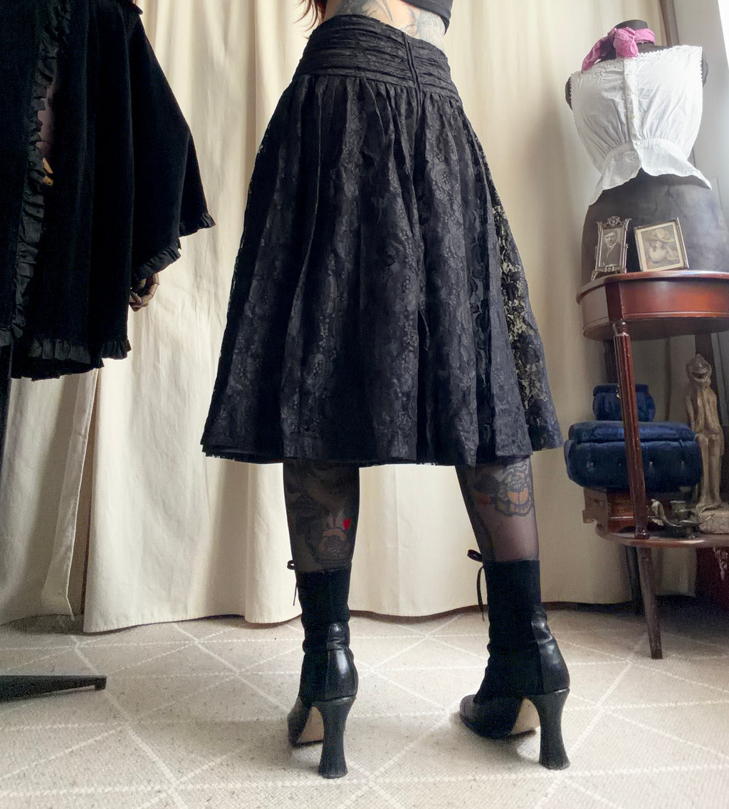 Jupe-culotte noire en dentelle fleurie style romantic goth whimsigoth - taille S