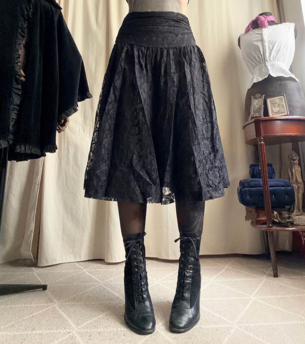 Jupe-culotte noire en dentelle fleurie style romantic goth whimsigoth - taille S