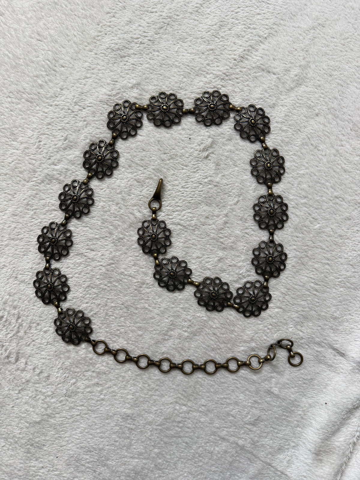 Ceinture chaîne bronze à médaillons rosaces ajourés – ajustable