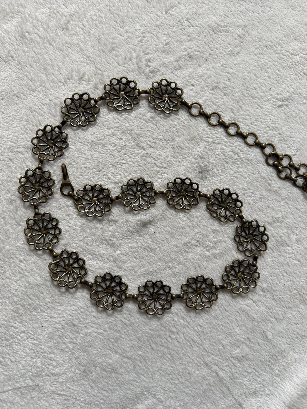 Ceinture chaîne bronze à médaillons rosaces ajourés – ajustable