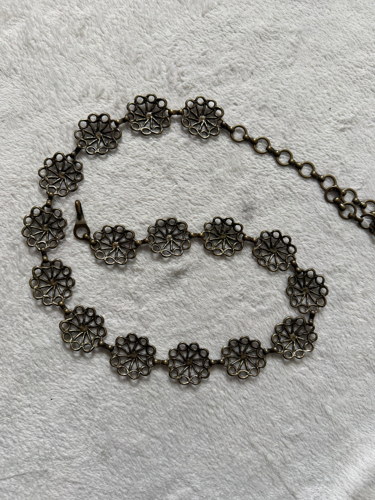 Ceinture chaîne bronze à médaillons rosaces ajourés – ajustable