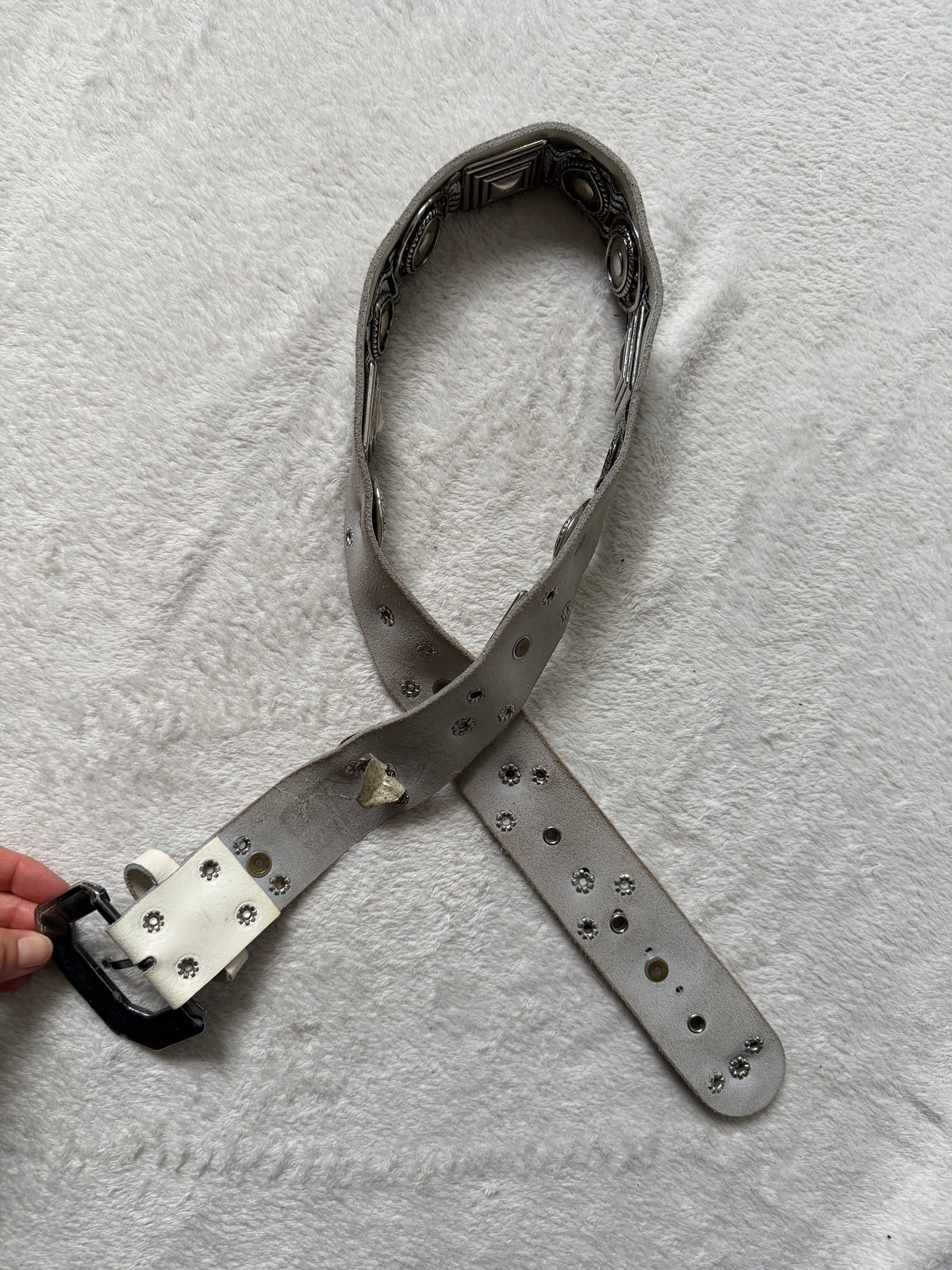 Ceinture cuir blanc ornements métal argenté style western - taille 85cm
