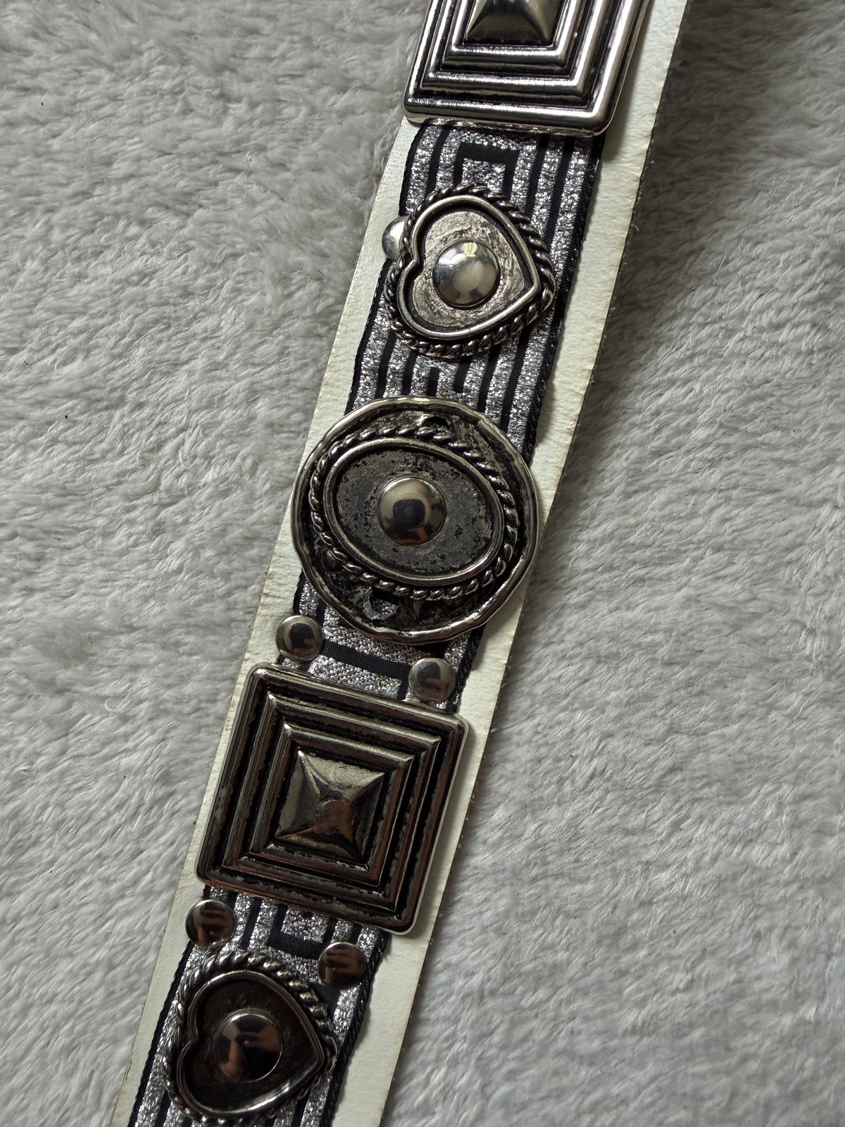 Ceinture cuir blanc ornements métal argenté style western - taille 85cm