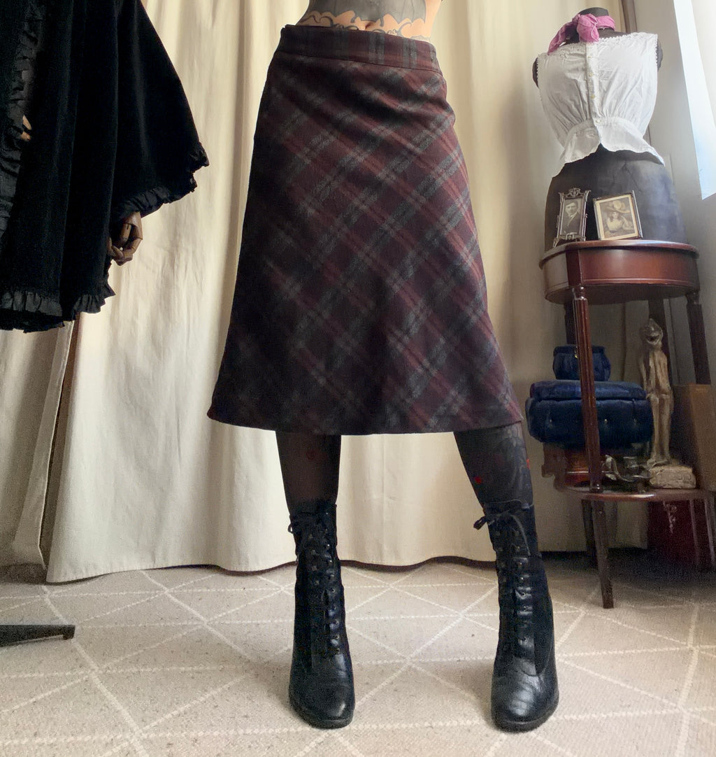 Jupe midi droite à carreaux tartan style dark academia - taille M/L