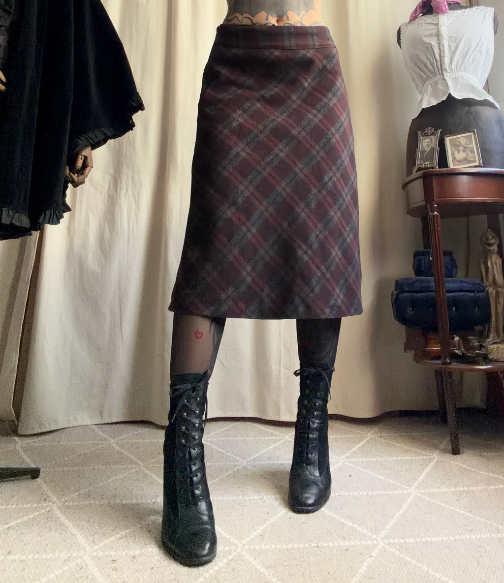 Jupe midi droite à carreaux tartan style dark academia - taille M/L
