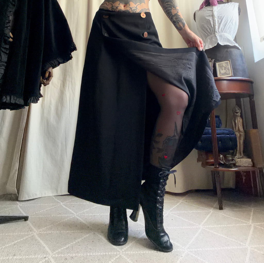 Jupe maxi noire taille haute à boutons style minimal goth - taille L/XL