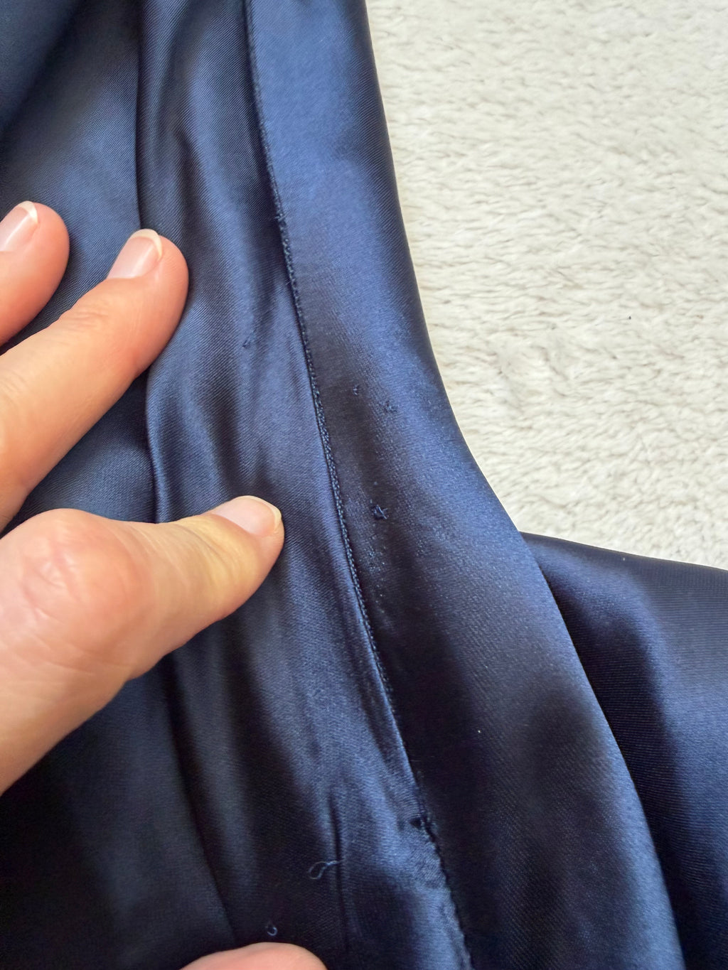 Jupe longue satinée bleu nuit fluide et évasée  – taille S