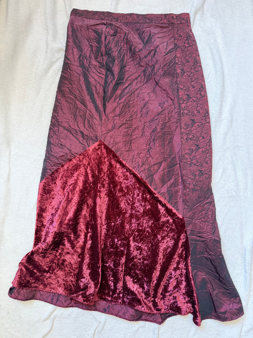 Jupe longue bordeaux velours asymétrique style whimsigoth vampire – taille S
