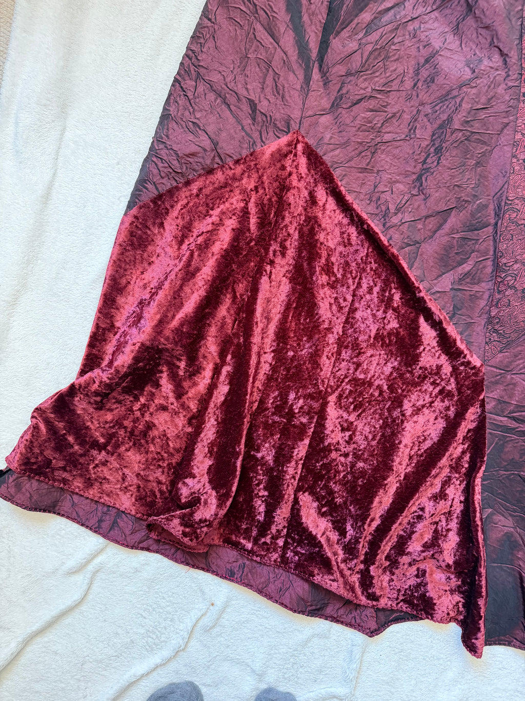 Jupe longue bordeaux velours asymétrique style whimsigoth vampire – taille S