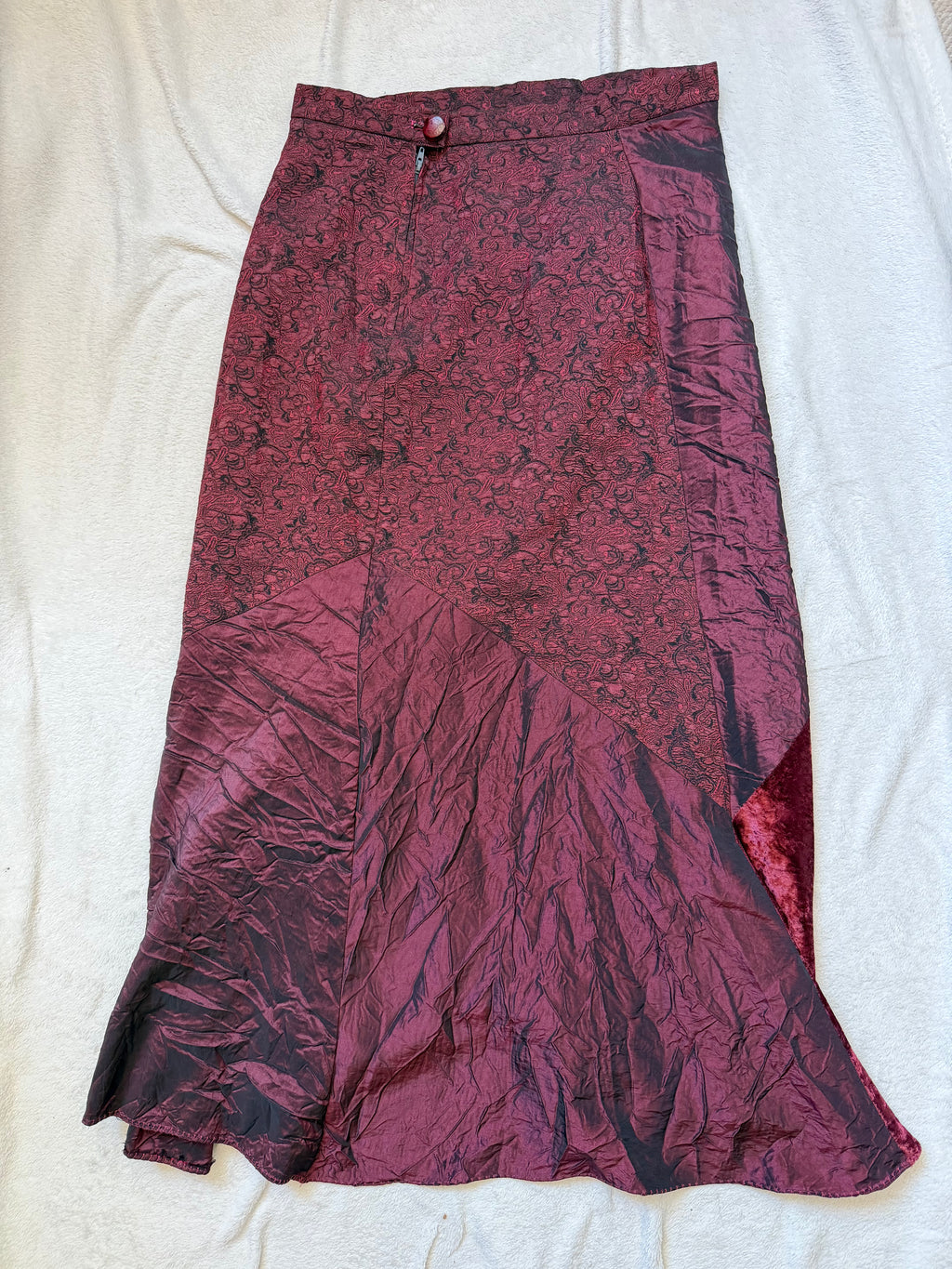 Jupe longue bordeaux velours asymétrique style whimsigoth vampire – taille S