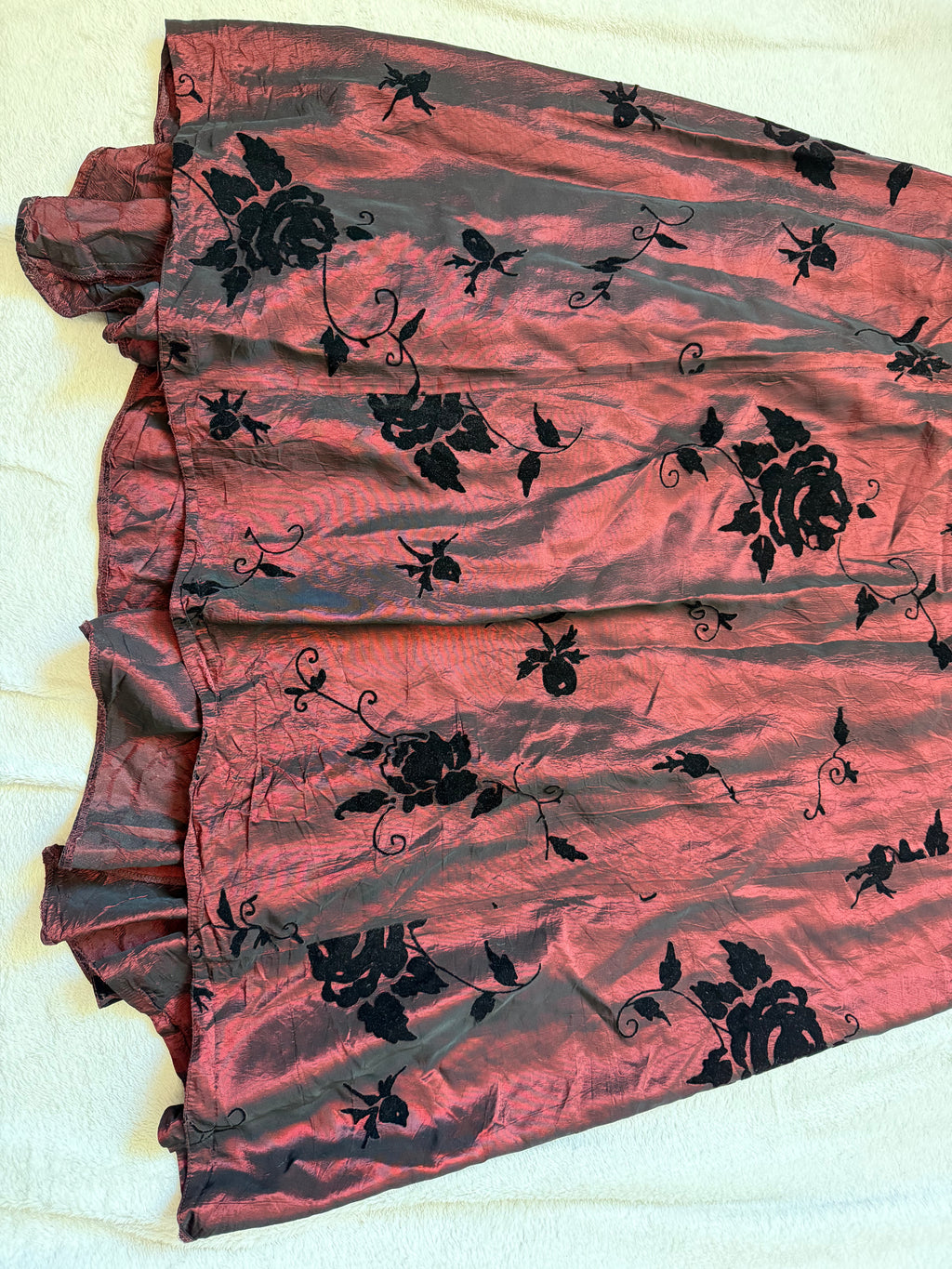 Jupe longue bordeaux à roses noires style vampy goth 90s – taille S